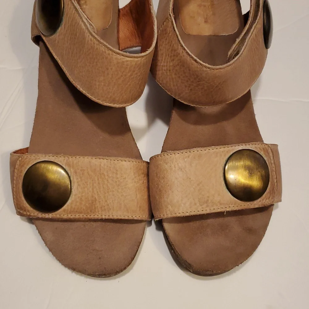 Taos Tan Carousel 3 Wedge Sandals Size 5/5.5 - Picture 6 of 10